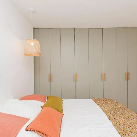 Διαμέρισμα Nice Apt For 4 With Balcony Near Montmartre ! *