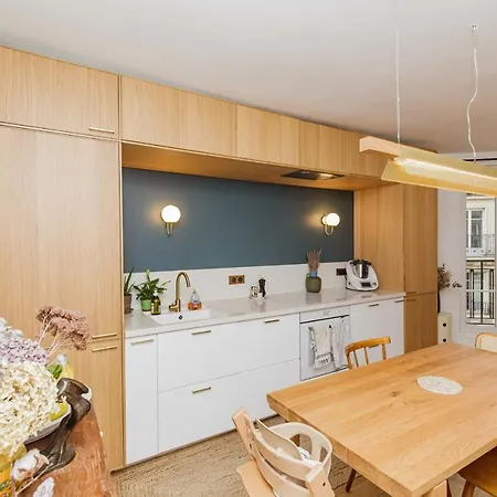 Appartement Nice Apt For 4 With Balcony Near Montmartre ! *